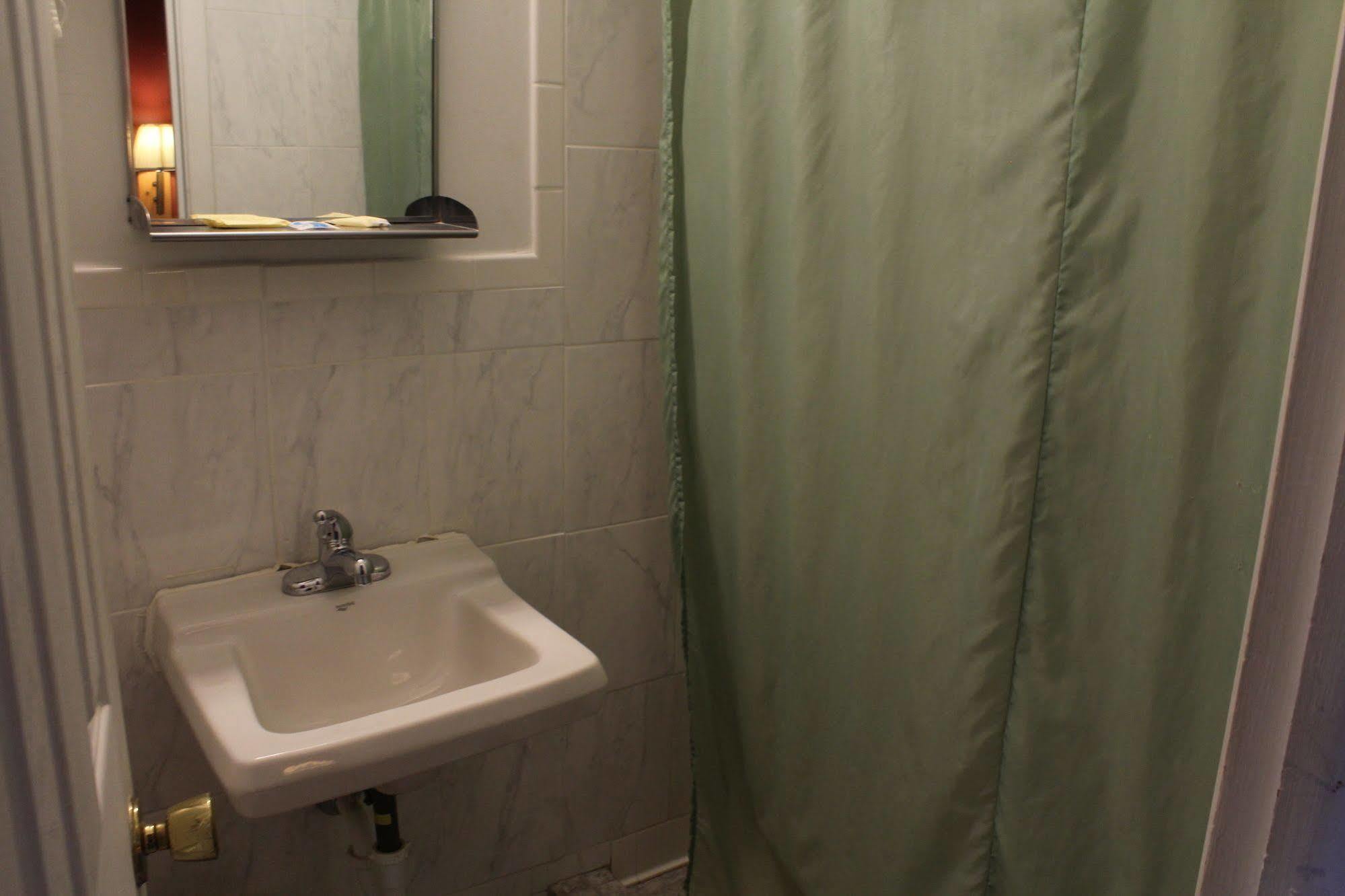 Budget Host Inn Fridley Экстерьер фото