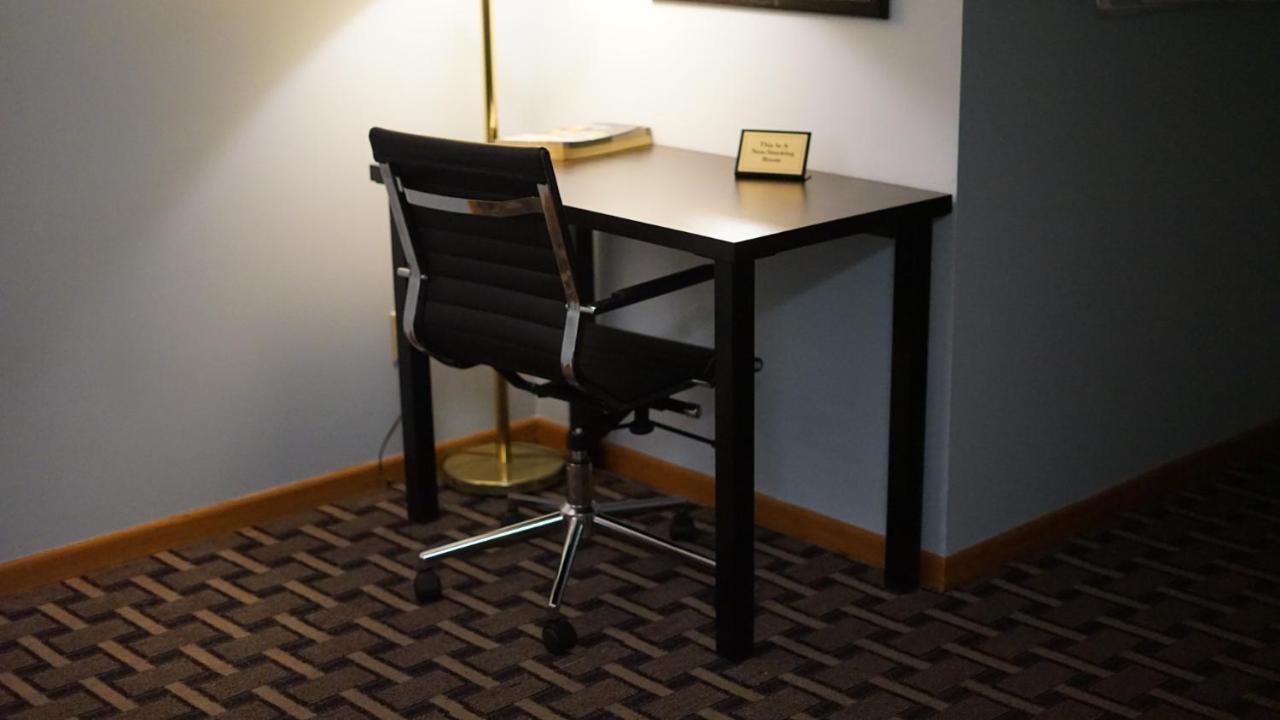Budget Host Inn Fridley Экстерьер фото